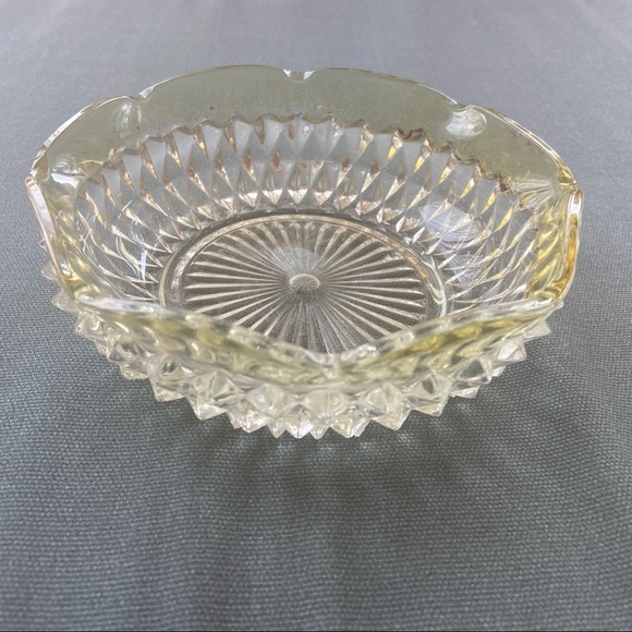 Vintage cut-glass candy dish - Picture 2 of 3
